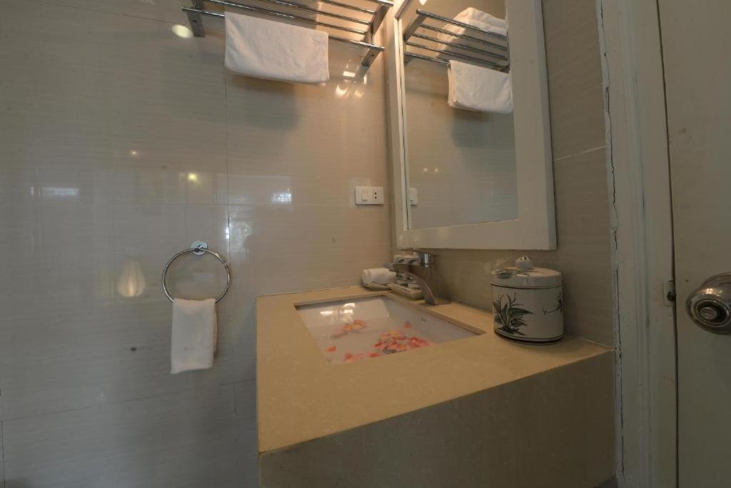 Hanoi Mai Charming Hotel & Travel Bagian luar foto